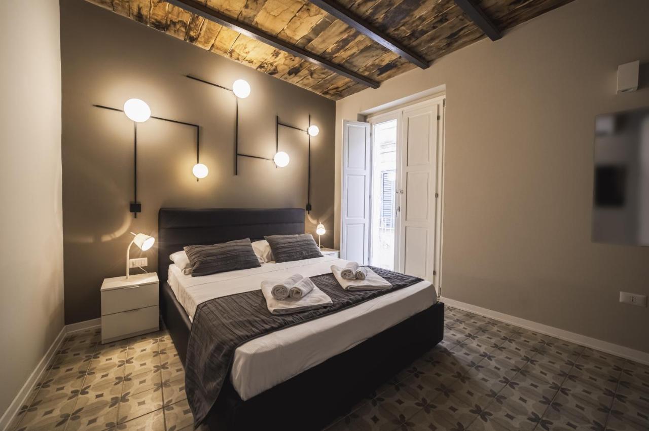 Palazzo Paladini - Luxury Suites In The Heart Of The Old Town Pizzo  Bagian luar foto